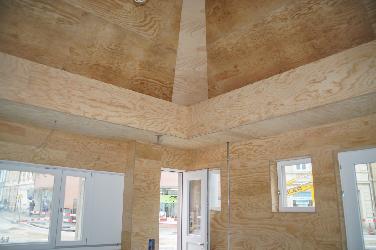 knoerndel_holzbau_zimmerei_holzwurm_dachsanierungen_denkmalpflege_isolationen_dachreparatur_dachfenster_velux_riehen_bettingen_basel_innenausbau 15