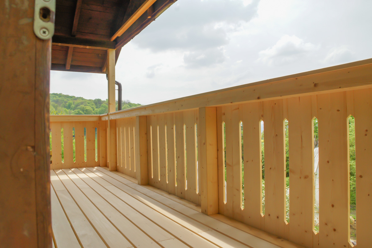 knoerndel_holzbau_zimmerei_holzwurm_dachsanierungen_denkmalpflege_isolationen_dachreparatur_dachfenster_velux_riehen_bettingen_basel_innenausbau 17