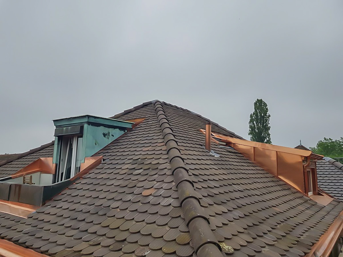 knoerndel_holzbau_zimmerei_holzwurm_dachsanierungen_denkmalpflege_isolationen_dachreparatur_dachfenster_velux_riehen_bettingen_basel_innenausbau 29