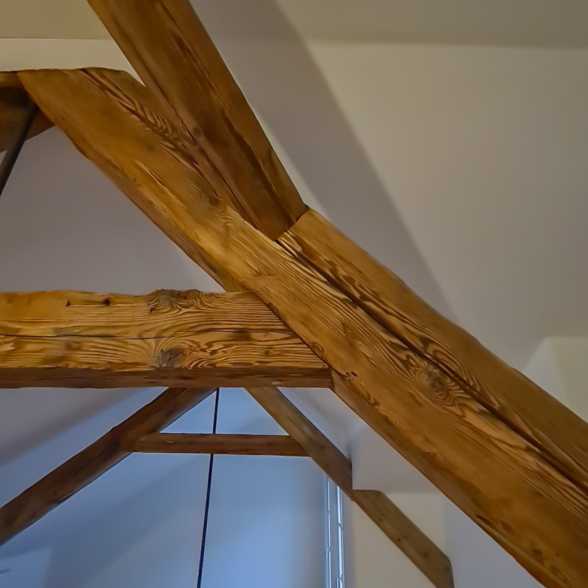 knoerndel_holzbau_zimmerei_holzwurm_dachsanierungen_denkmalpflege_isolationen_dachreparatur_dachfenster_velux_riehen_bettingen_basel_innenausbau 30