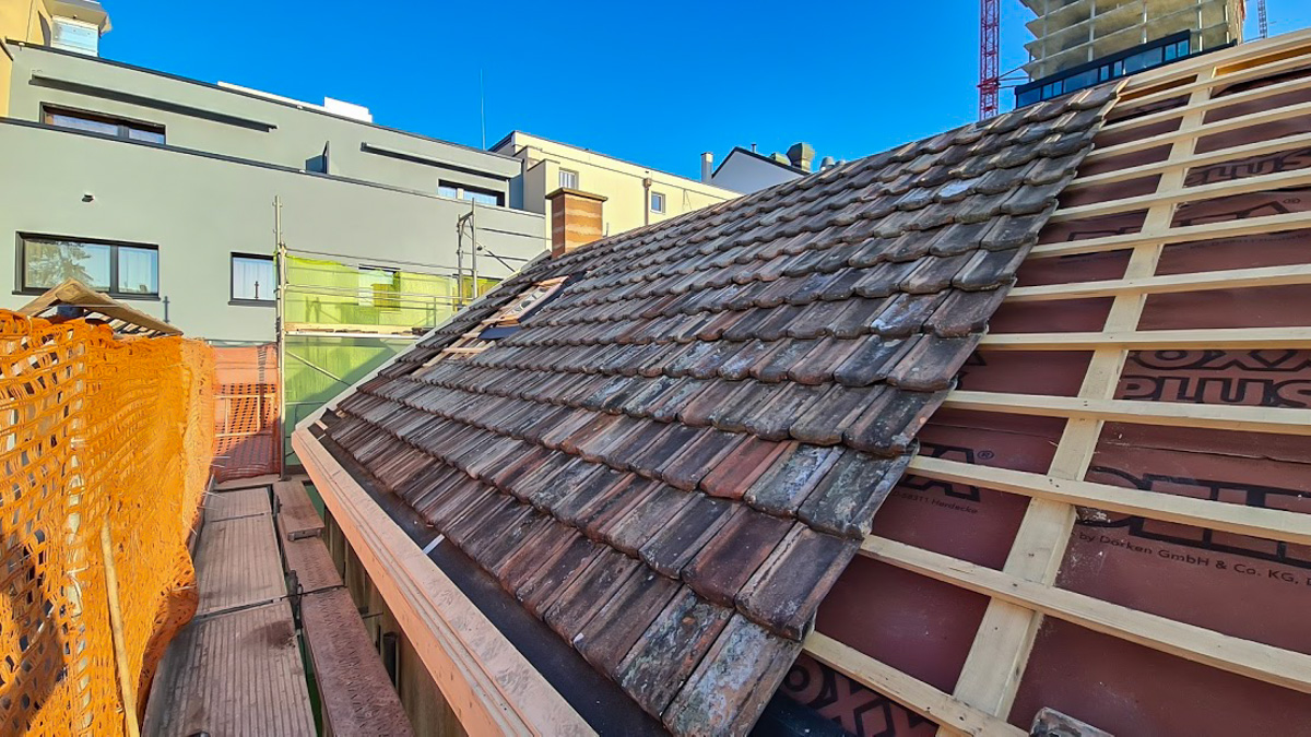 knoerndel_holzbau_zimmerei_dachsanierungen_denkmalpflege_isolationen_dachreparatur_dachfenster_velux_riehen_bettingen_basel_innenausbau 73